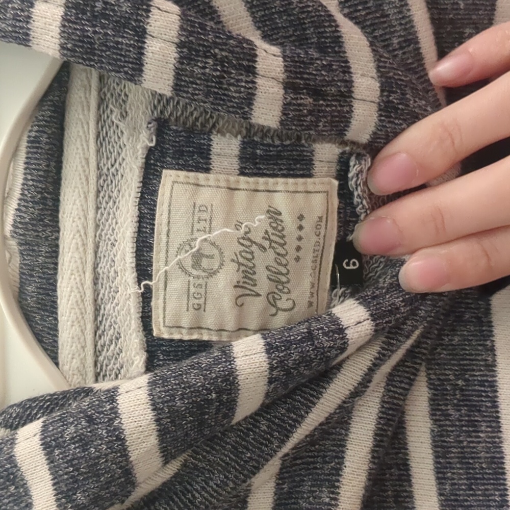 Striped hoodie - Picture 3 of 3